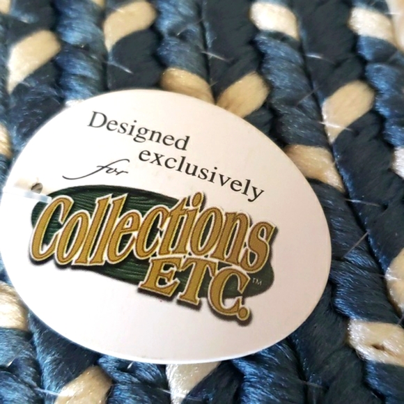 NWT Collections Etc Braided Accent Rug- Family, Faith, Friends 19" x 30" Inches - Picture 8 of 17